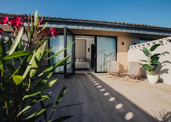 Niditas & Horses Отель *