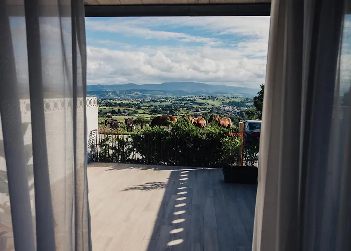 Отель Niditas & Horses Сантильяна-дель-Мар