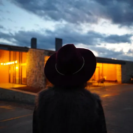 Hotel Niditas & Horses *